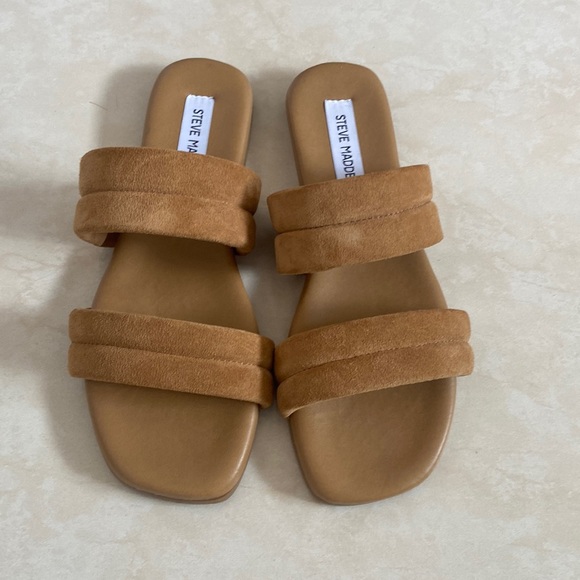 Casual Caramel Sandal - Picture 1 of 5